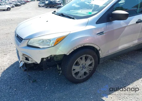 2015 Ford Escape S z USA, uszkodzony, nr VIN 1FMCU0F79FUA87965